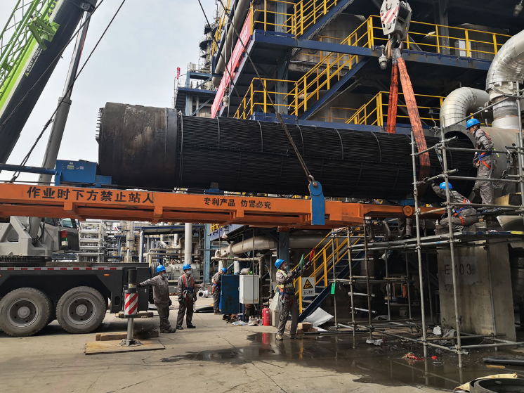 How to extend the service life of the heat exchanger core pulling machine?